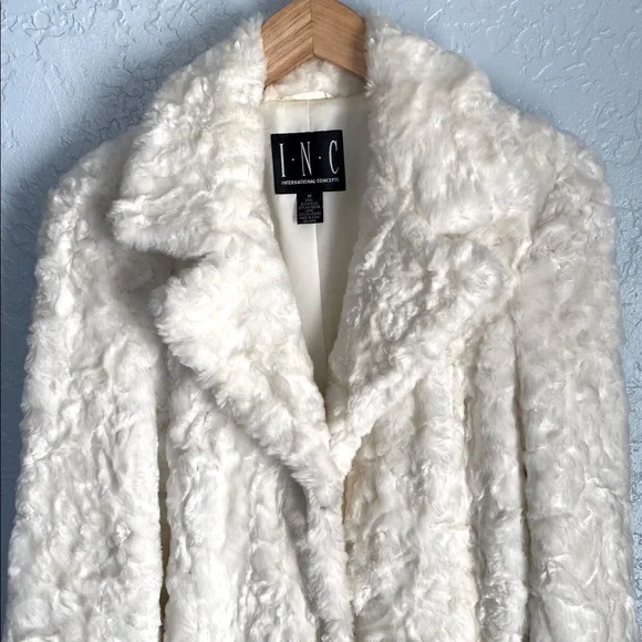 🤍INC🤍Luxurious Teddy Coat - Picture 4 of 10